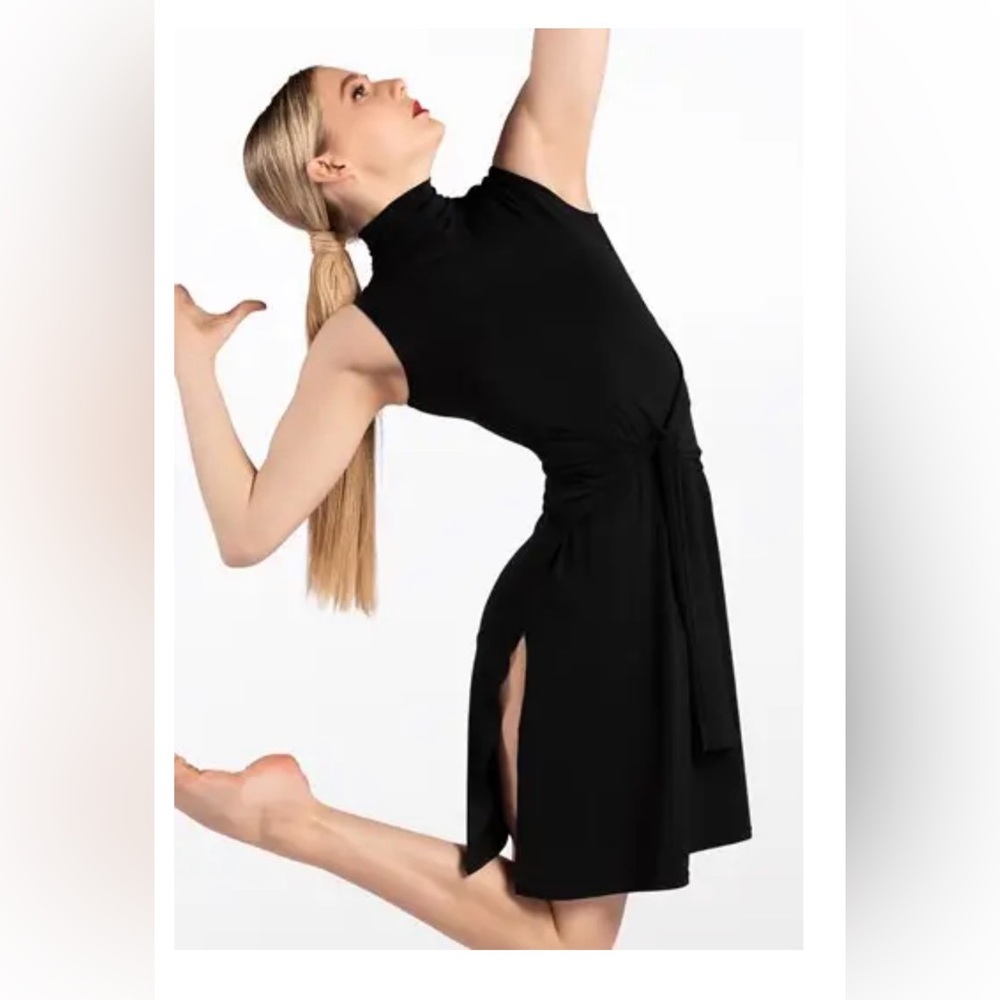 Black Sleeveless Dance Costume
